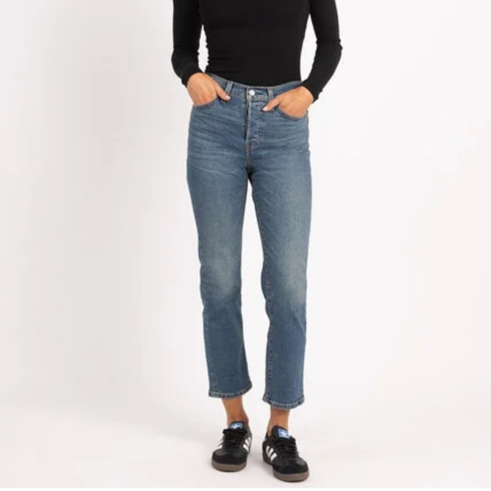 Levi's Wedgie Straight Cropped Jeans Size 32